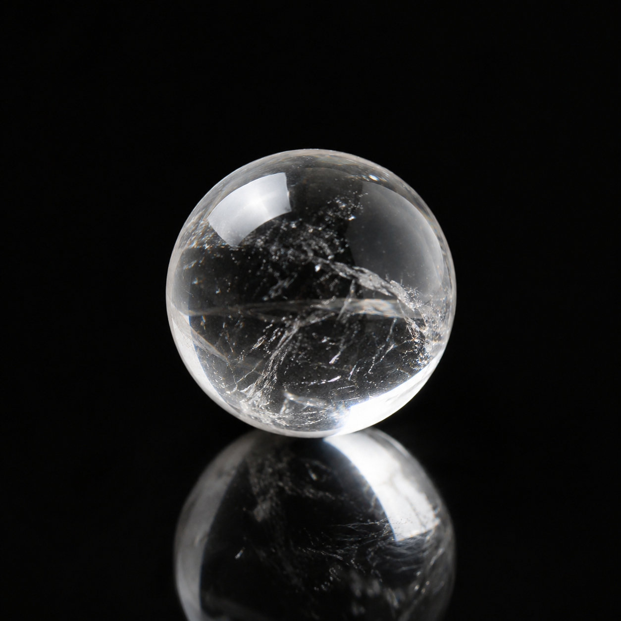 Clear Quartz หรือ เคลียร์ควอตซ์ หินควอตซ์ใสธรรมชาติ แสดงข้อมูลพื้นฐาน สูตรเคมี คุณสมบัติทางกายภาพ ความแข็ง สี และระบบผลึก